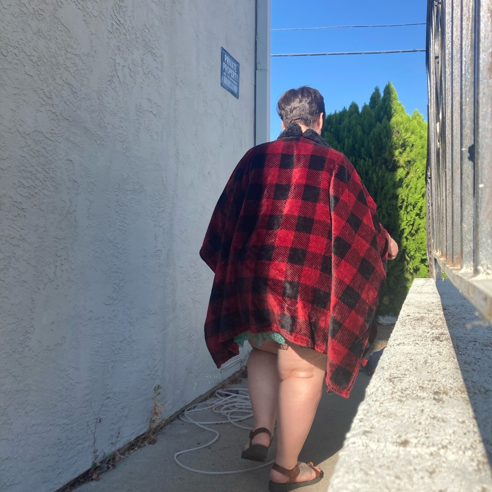 Soft heavy shawl with pockets